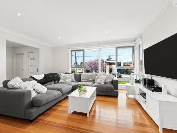 Renovated to perfection garden maintenance included