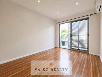 Renovated Three bedroom Townhouse For Lease