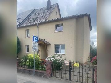 Renoviertes Einfamilienhaus in zentraler & ruhiger Lage