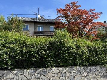Renovierungsbedürftiges Haus in sonniger und ruhiger...