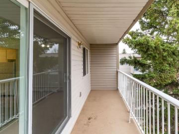Redwood Court 2 Bedroom Apartment for Rent at 5020...