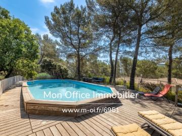 Référence: 6951 NGU Maison 7 pièces 210m2 Piscine et vue...
