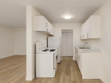 Regency Park 2 Bedroom Apartment for Rent at 13270 105a...