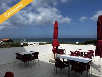 Restaurante, bar, 1.ª linha mar junto à praia da Nazaré...