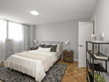 Richmond Square 1 Bedroom Apartment for Rent at 300...