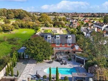 Rooks Acres Cottages, West Street, 5 Bedroom Detached