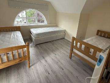 Room in a 14 Bedroom Apartment, 3 Clonskeagh Road,...