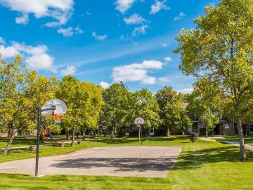 Roblin Oaks 1 Bedroom Apartment for Rent at 30 Windmill...