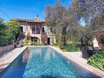 Roquefort les pins, maison 5 pièces, piscine 151m²...
