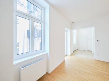 Ruhelage, Balkon und getrennt begehbaren Zimmern!