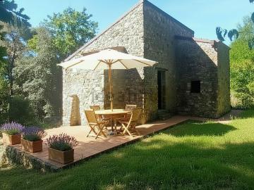 Rustici e casali in vendita di 148 m² in Via Borea