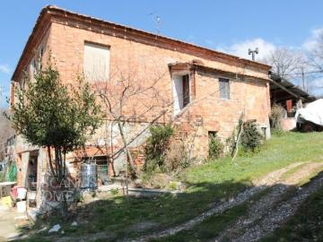 Rustici e casali in vendita di 250 m²