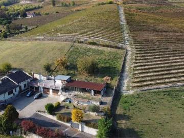 Rustici e casali in vendita di 450 m²