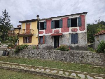 Rustico / Casale in vendita a San Colombano Certenoli GE