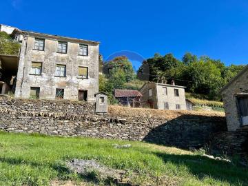 Rustico / Casale in vendita a San Colombano Certenoli GE
