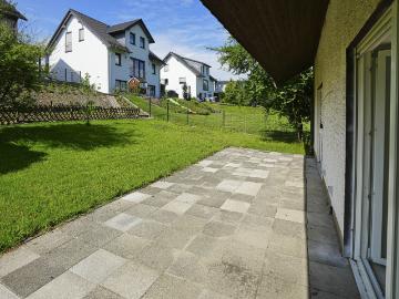 Schickes Studio mit Terrasse und Garten