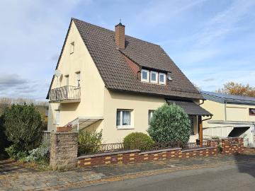 Schön er Wohnen in ruhigem Stadtteil? Großes Grundstück...