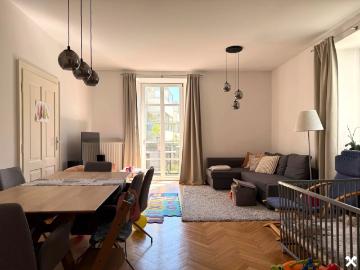 Schöne 3 Zimmer Altbauwohnung mit Balkon