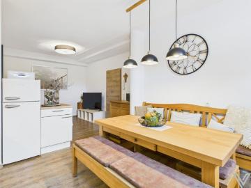 Schöne 3 Zimmer Wohnung mit 2 Pkw Abstellplätzen in...