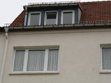 schöne 2 Zimmer Dachwohnung in ruhiger Wohnlage