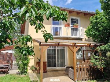Schöne Doppelhaushälfte in Günselsdorf mit Balkon,...