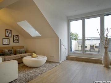 Schöne, komplett möblierte 3 Zimmer Wohnung mit 2...