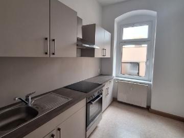 Schöne Wohnung mit EBK!