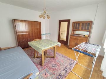 Schönes Einfamilienhaus mit Kleinem Garten in...