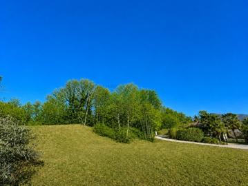 Schönes und flaches Bauland in sehr ruhiger und sonniger...