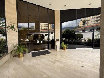 SANTA EDUVIGIS Amplio apto de 307 m² $ 2700