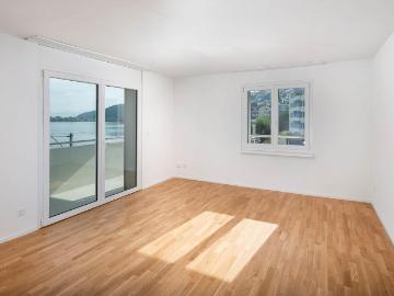 Sanierte Wohnung direkt am See