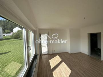 sanierte helle 3 Zimmer Wohnung mit Einbauküche, Balkon...