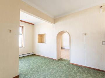 Sanierungsbedürftige Wohnung in wunderschönem...