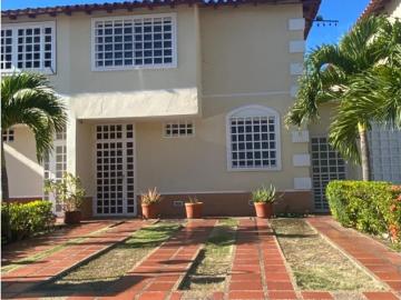 Se vende Casa 115m2. Guatire. Villas Buenaventura