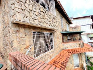 Se vende casa 380m2 parte alta Macaracuay 4402