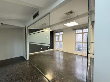 Se alquila oficina 158m2 Las Mercedes