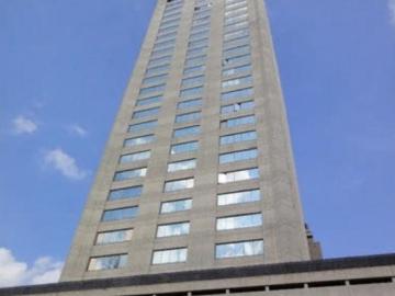 Se alquila oficina en Torre Humboldt amoblada
