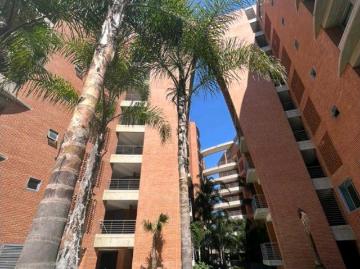 Se alquila apartamento en Premier Las Lomas. Terraza y...