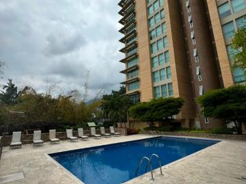 Se alquila apartamento 100m2 2H/2B/2P Campo Alegre