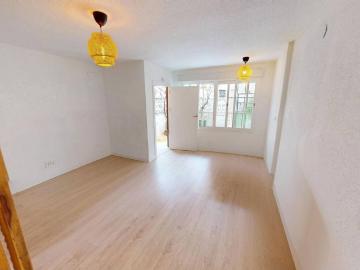 SE ALQUILA CHALET LISTO PARA ENTRAR EN ZONA APOSTOL SANTIAGO