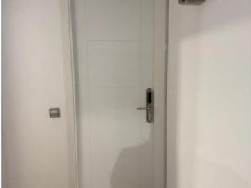 Se alquila habitación en apartamento de 4 dormitorios en...