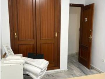 Se alquila habitación en piso compartido de 3...