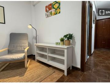 Se alquila habitación en piso compartido de 4...