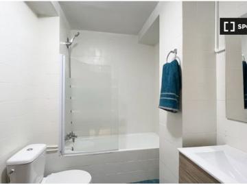 Se alquila habitación en piso compartido de 5...