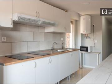 Se alquila habitación en piso compartido de 5...