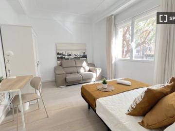 Se alquila habitación en piso compartido de 5...
