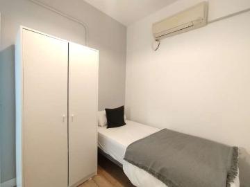 Se alquila habitación en piso compartido de 6...