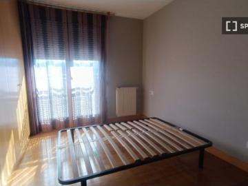 Se alquila habitación en piso compartido en Pamplona