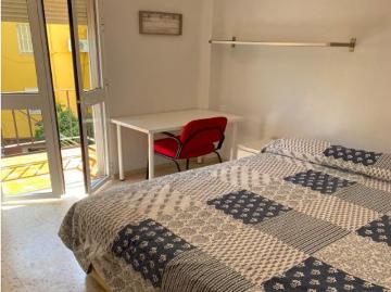 SE ALQUILA PISO PARA CHICAS ESTUDIANTES