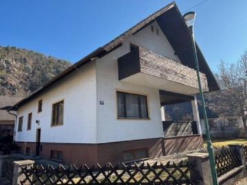 Senftenberg im Weinbaugebiet Kremstal: Zweifamilienhaus...